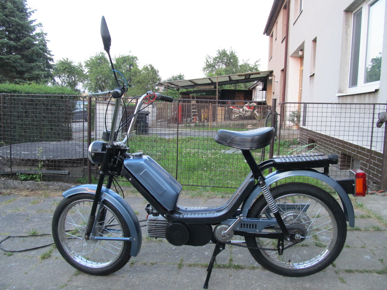 placeholder image 1